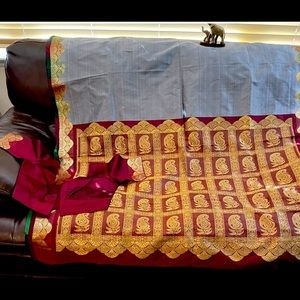Beautiful Preowned Grey N Red Benarasi Silk Saree With Stitched Blouse
